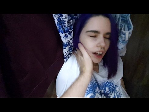 ❤️ Našel jsem svou sestru ve skříni a pomohl jí udělat se ❤ Porno video u nás ☑