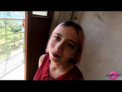 ❤️ Studentka smyslně kouří cizince ve vnitrozemí - sperma na tváři ❤ Porno video u nás ☑